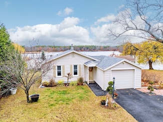 98 Pine Grove St, Springfield, MA 01119