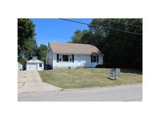 130 Outlook Dr SW, Cedar Rapids, IA 52404