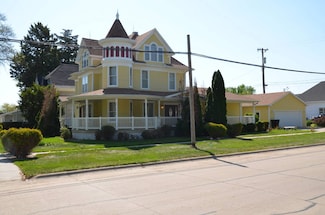 404 S 17th St, Ord, NE 68862