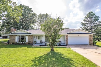 306 Dillon Cir, Pocola, OK 74902