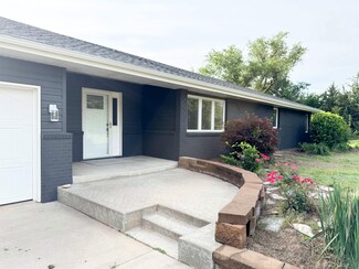 225 W Rafter M Ln, Salina, KS 67401