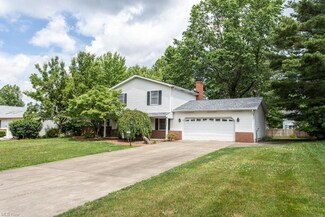 213 Terre Hill Dr, Cortland, OH 44410