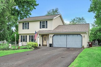 7 Cottonwood Ct, Ballston Lake, NY 12019