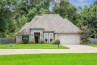105 Woodthrush Dr, Madisonville, LA 70447