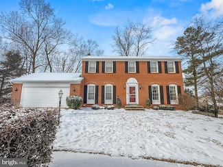 5702 Harrison House Ct, Centreville, VA 20120