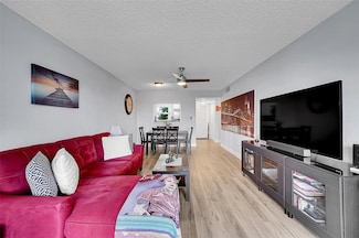 9370 Sunrise Lakes Blvd Unit 207, Sunrise, FL 33322