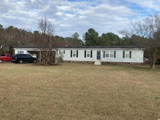 764 Tupperware Rd, Hemingway, SC 29554