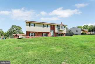 225 Bobby Jones Dr, Etters, PA 17319