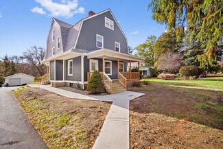 178 School St, Agawam, MA 01001