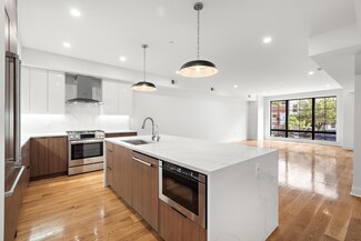 318 4th St Unit 2, Jersey City, NJ 07302
