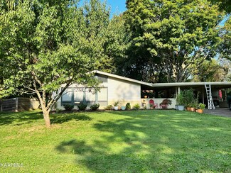 515 Rockingham Dr, Knoxville, TN 37909