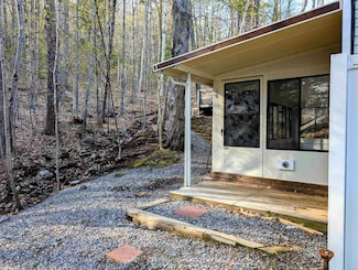 16 Upper Meadows Rd, Holderness, NH 03245