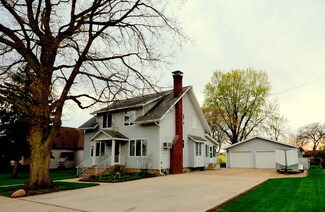 514 Chestnut St, Earlville, IL 60518