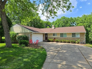 621 Brookpark Dr, Cuyahoga Falls, OH 44223