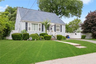 87 Elm St, Johnston, RI 02919