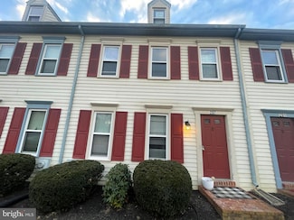 207 Cross Keys Dr, Strasburg, PA 17579