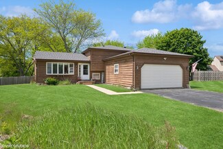 4832 Crest Ct, Waukegan, IL 60087