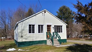 11 Maryland Dr, Fulton, NY 13069
