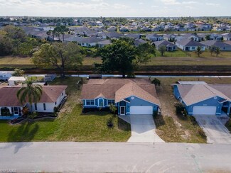 19484 Poppytree Ct, Lehigh Acres, FL 33936