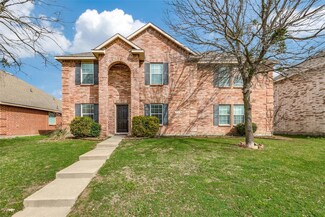 710 Locustberry Dr, Red Oak, TX 75154
