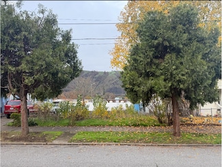 1012 SE Mill St, Roseburg, OR 97470