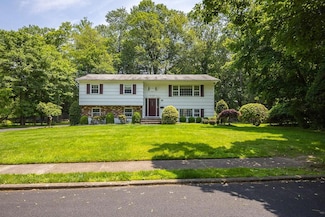 74 Eberling Dr, New City, NY 10956