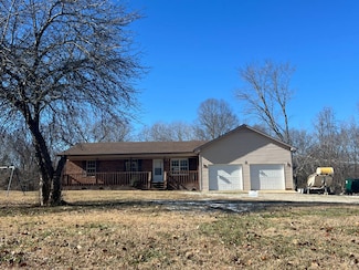 607 Cool Springs Rd, Morgantown, KY 42261
