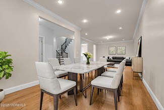 7 Granite Dr, Lakewood, NJ 08701