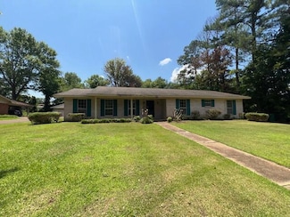 1013 Coolidge St, Tupelo, MS 38801