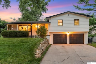 9512 Wirt St, Omaha, NE 68134