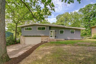 6107 Queens Way, Monona, WI 53716