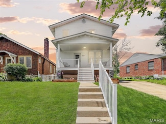 1521 Collins Ave, Saint Louis, MO 63117