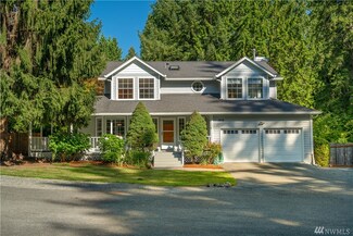 2818 NE 179th Ct, Lake Forest Park, WA 98155