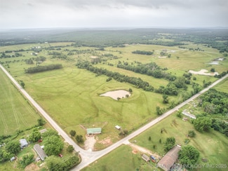 32550 S 250 Rd, Henryetta, OK 74437