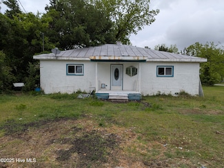 303 E Jones St, Trenton, NC 28585