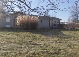2374 Meadowbrook Rd, Eau Claire, MI 49111