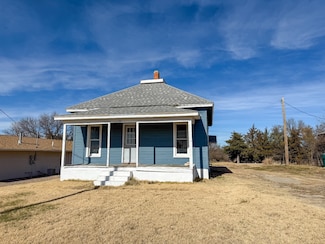 291 W F St, Phillipsburg, KS 67661