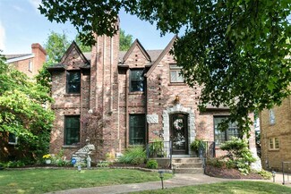 3919 Roland Blvd, Saint Louis, MO 63121