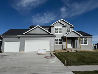 2819 Autumn Woods Dr, Cedar Falls, IA 50613