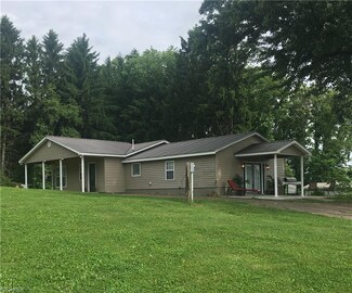 1578 Genteel Ridge Rd, Wellsburg, WV 26070