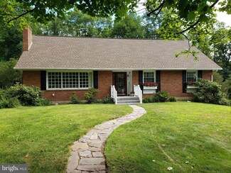 6 Ardmore Ave, Tamaqua, PA 18252