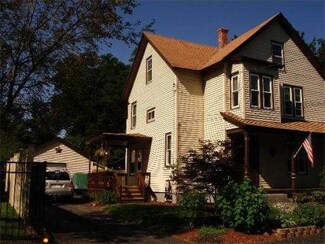 38 Elm St, Warren, MA 01083