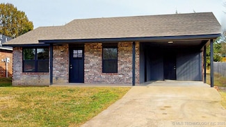 1300 Wolfe Ln, Ada, OK 74820