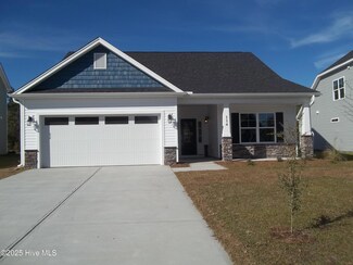 180 Portico Ct, Hampstead, NC 28443