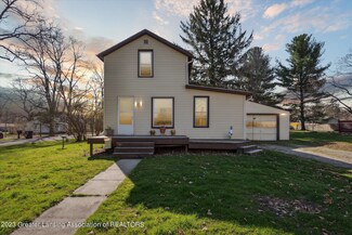 308 Hale St, Eaton Rapids, MI 48827