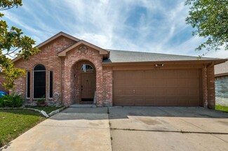 1216 Tampico St, Arlington, TX 76010