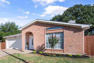 1122 Stone Creek Dr, Mansfield, TX 76063