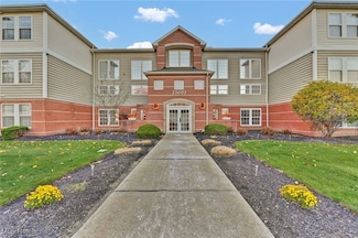 23003 Chandlers Ln Unit 219, Olmsted Falls, OH 44138