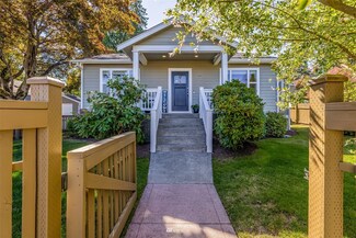 8525 17th Place NE, Seattle, WA 98115