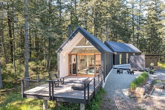 51 Lakshmi Rd, Orcas, WA 98280